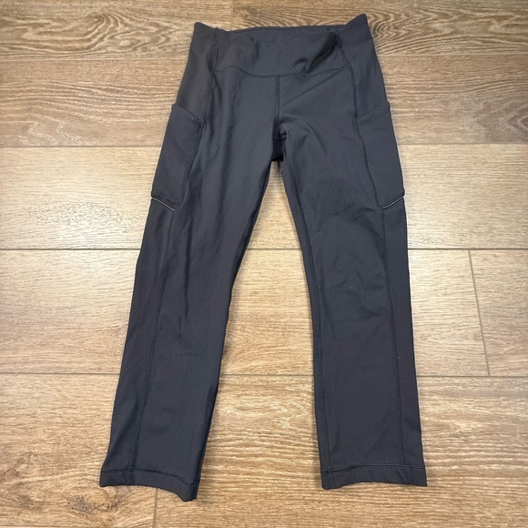 Lululemon Speed Up Crop 21" Leggings, Medium Rise, Black, Sz 6 Athletic Logo - Picture 6 of 10